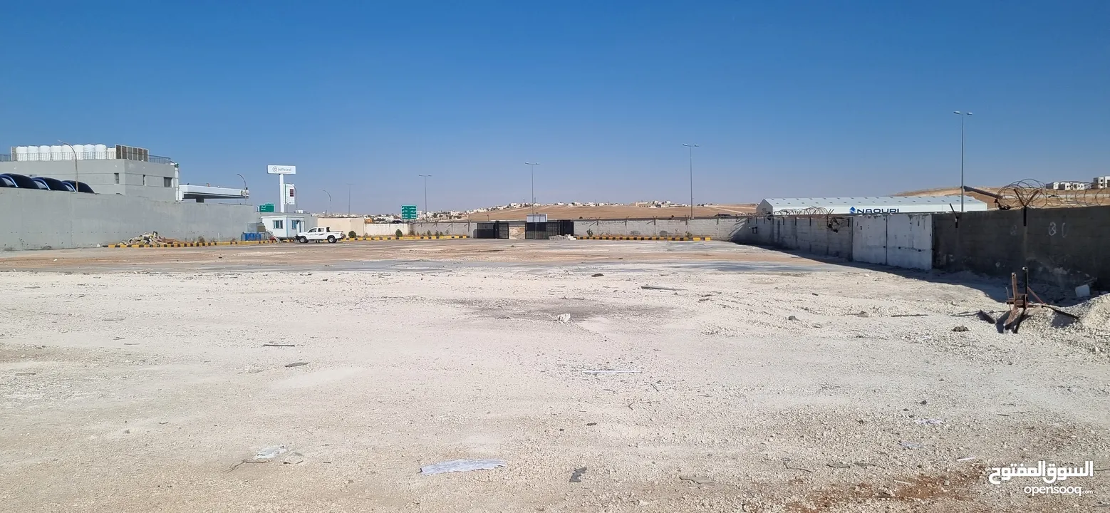 ارض استثمارية للايجار حاصلة على ترخيص تجاري