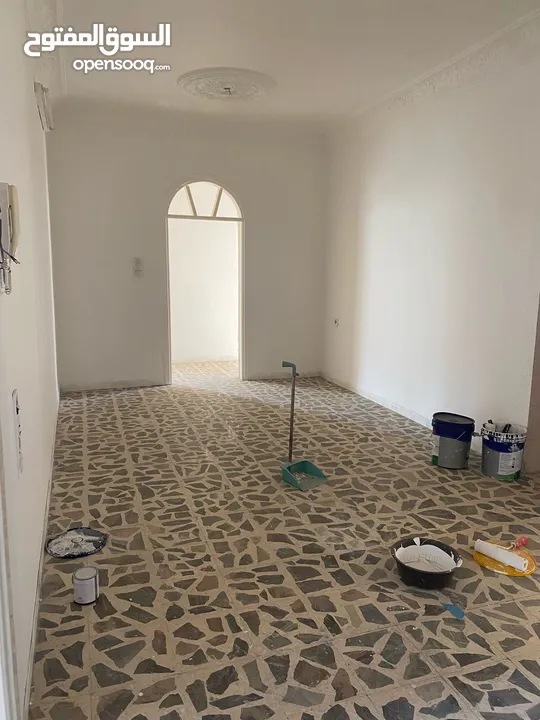 منزل كبير  الزرقاء/ الوسط التجاري