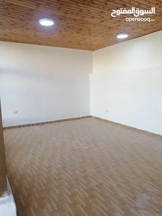 بيت معلق منفوض في اسكان ابو نصير حارة 4