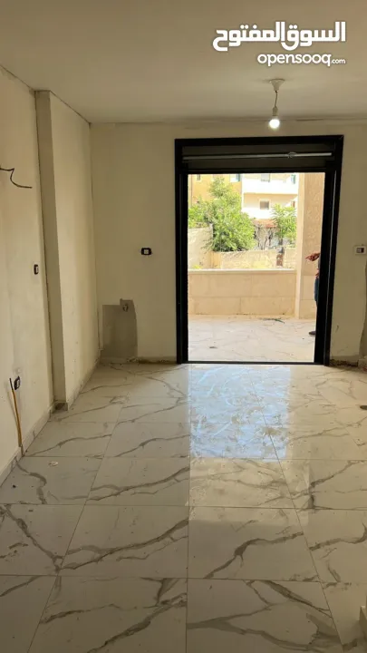 شقة للبيع تقع بين عين مصباح والطيرة موقع مميز واصلها جميع الخدمات