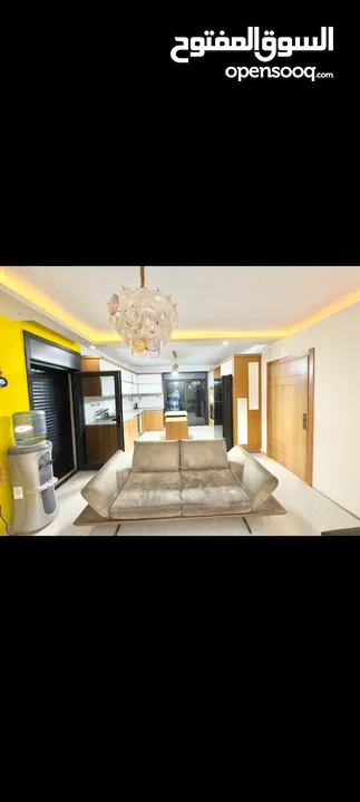 شقه سوبر ديلكوس جديده مساحه 220متر للبيع قصر طابق 3عين مصباح