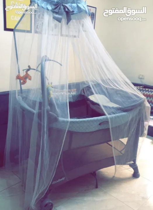 سرير اطفال مستعمل بحالة جيدة جداً
