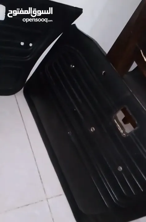كراسي جلد bm e28,e29...e30 بحالة ممتازة جلد اصلي سيكة نظيفه لا يوجد فيها هريان مع بطانات جديدة اصلية