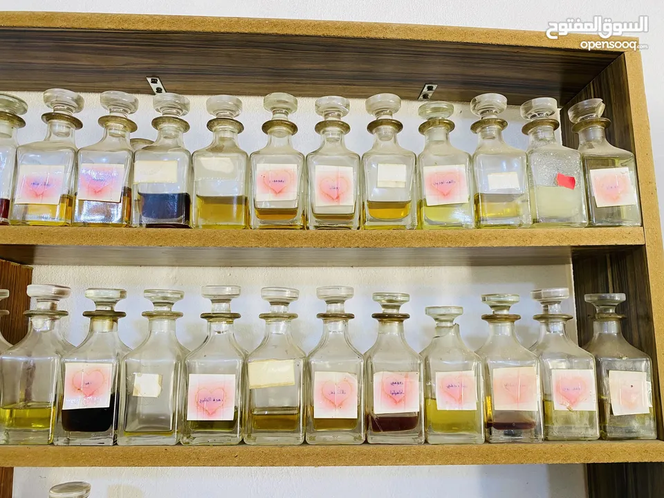 عطور للبيع 50علبه ب 35دينار