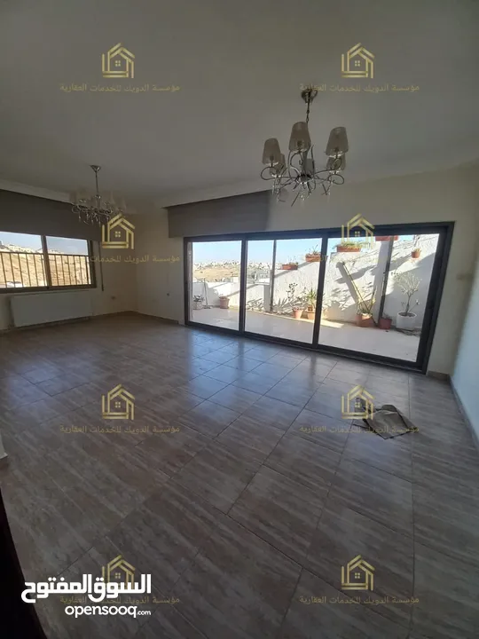 روف مميز - دير غبار - 3نوم 1ماستر - 200م - ترس بإطلالــــه بانوراما