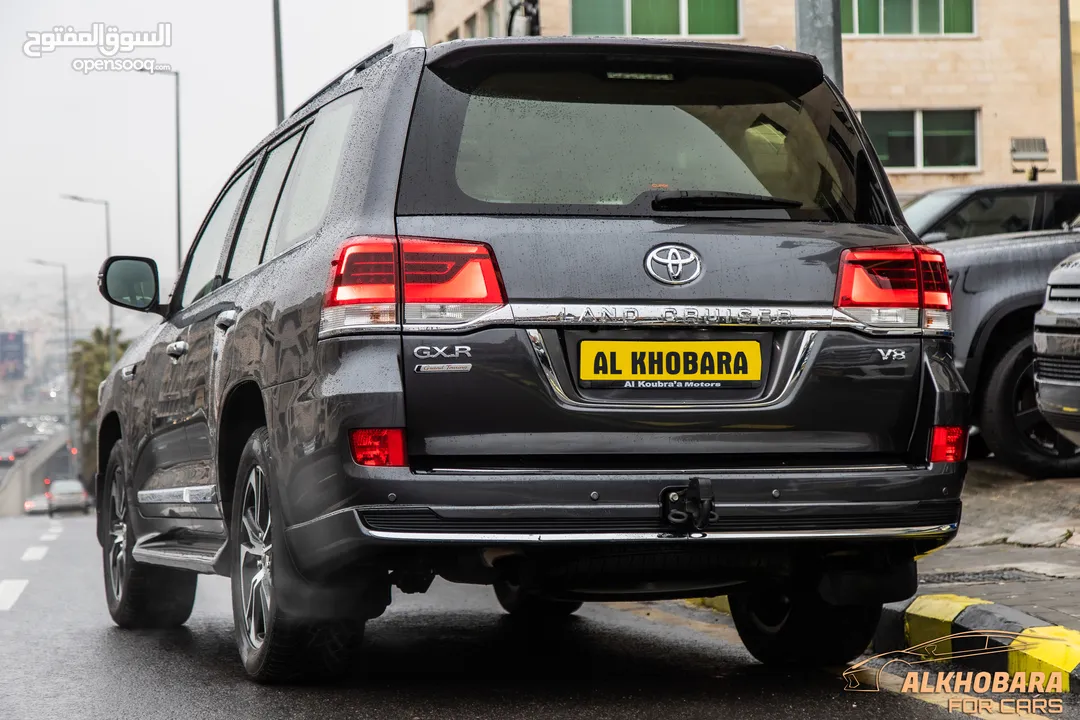 Toyota Land Cruiser 2021 Gx-r Grand Touring   السيارة وارد الشركة و قطعت مسافة 51,000 كم فقط