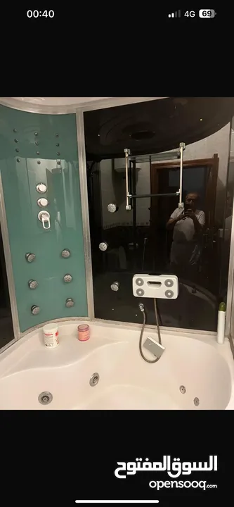 جاكوزي مع غرفه مستعمل  للبيع