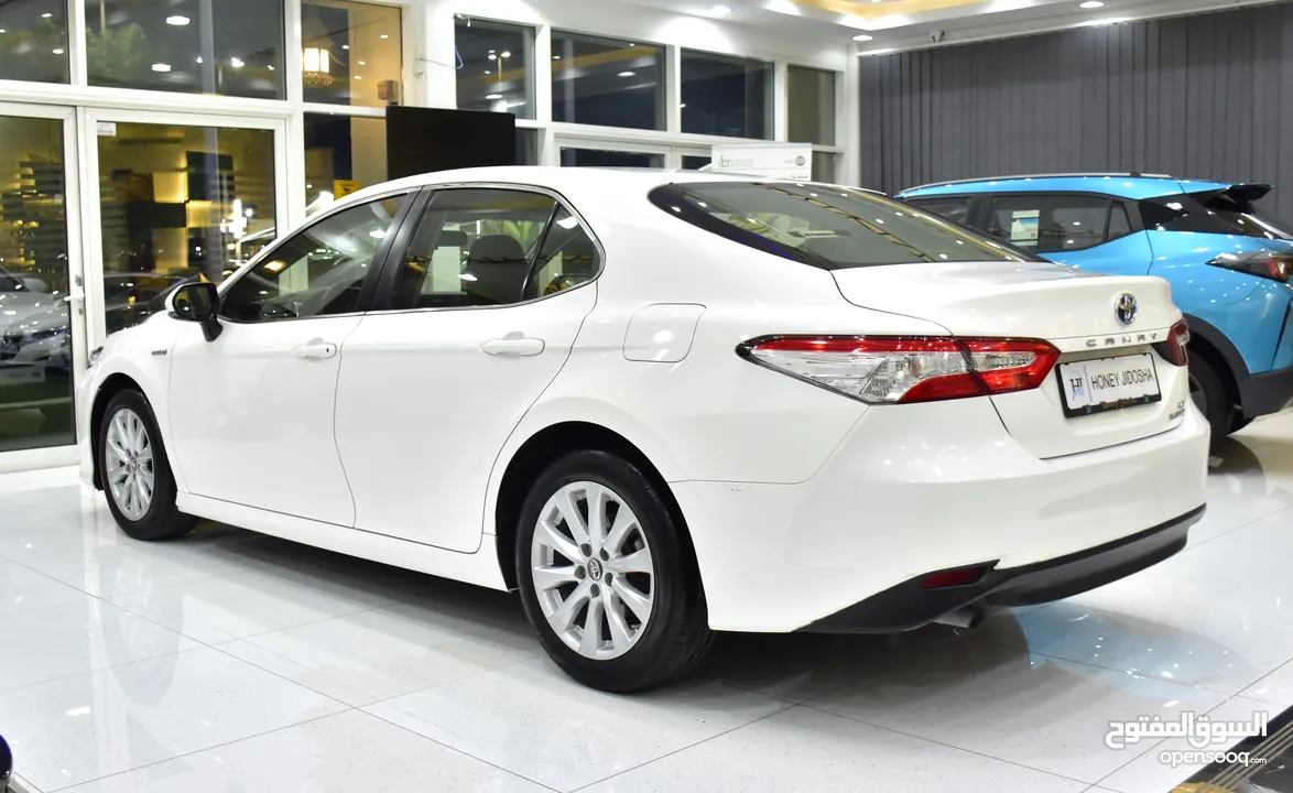 Toyota Camry LE Hybrid ( 2019 Model ) in White Color GCC Specs