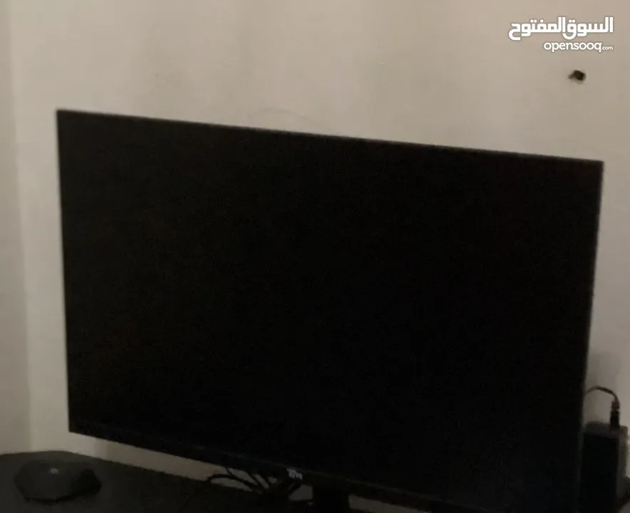 شاشة قيمنق 75هيرتز مستعمله استعمال قلييل جدا و جديده 24 بوصه مع سلكها و ال hdmi