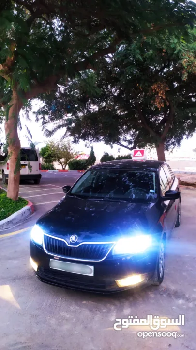 سكودا رابيد هاتشباك 2015 تدريب سياقة