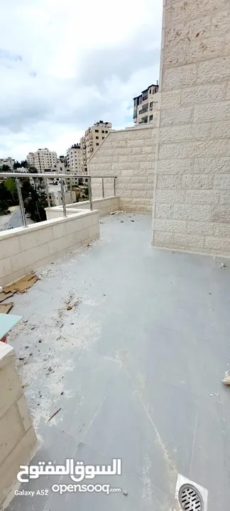 شقه سوبر سوبر ديلوكس مميزه جدا للايجار مع ترس واسع 45 متر مع اطلالات خلابه نيال صاحب النصيب