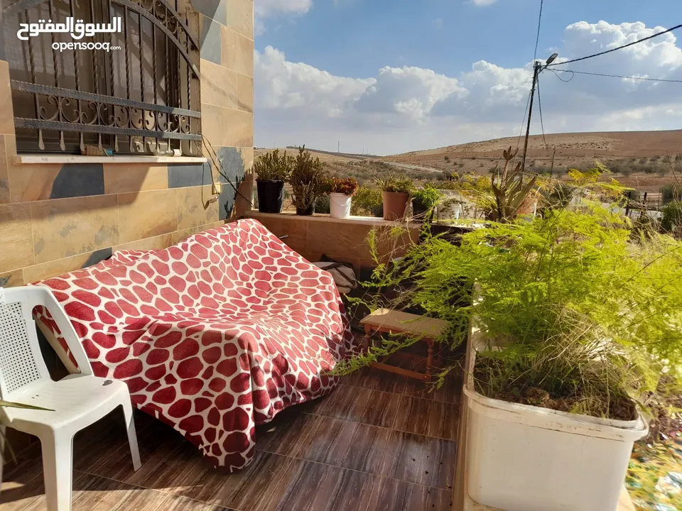 مزرعة مع بيت للبيع