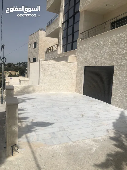 شقة جديدة ارضية شبة فيلا للبيع