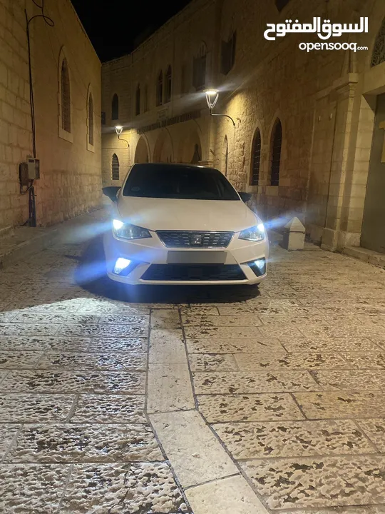 سيات ابيزة للبيع