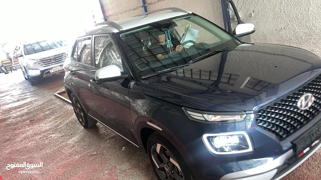 هيونداي فينيو ليميتيد v