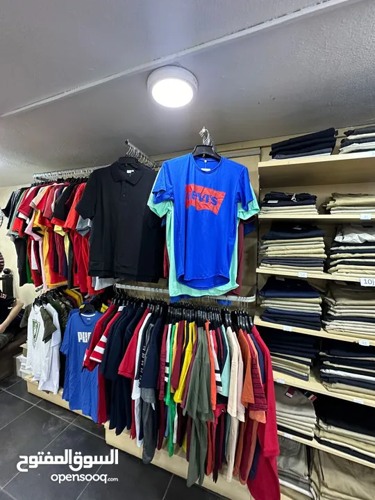 ديكور محل ملابس للبيع