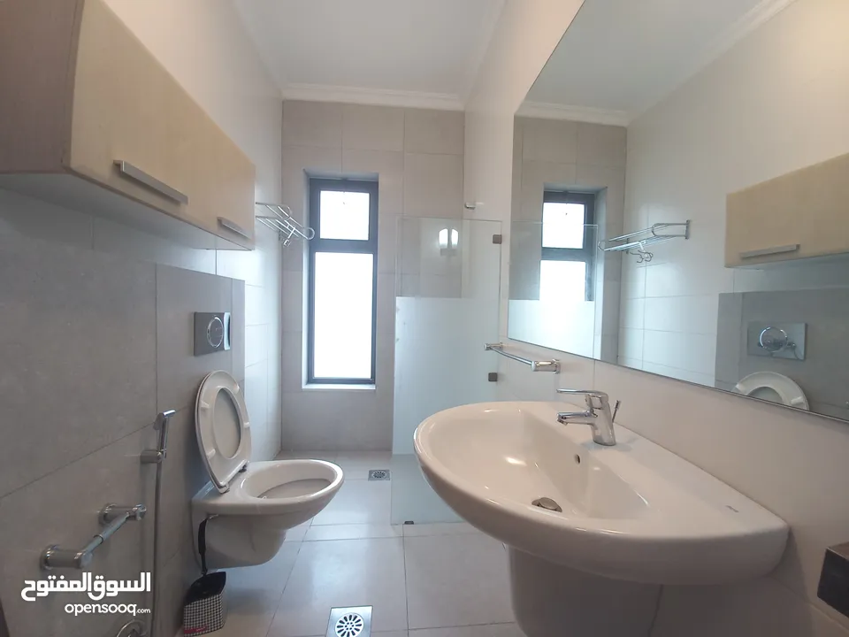 شقة مفروشة للإيجار في الشميساني  ( Property 36432 ) سنوي فقط