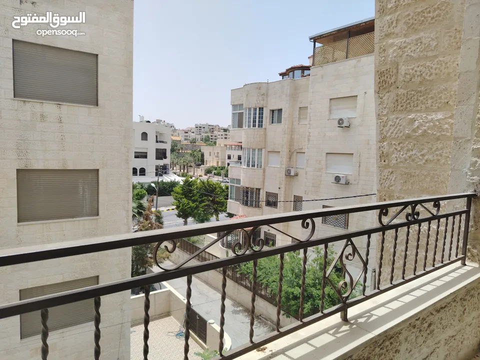 الرابية شقة لقطة للبيع قرب إشارة السفارة الصينية طابق ثاني