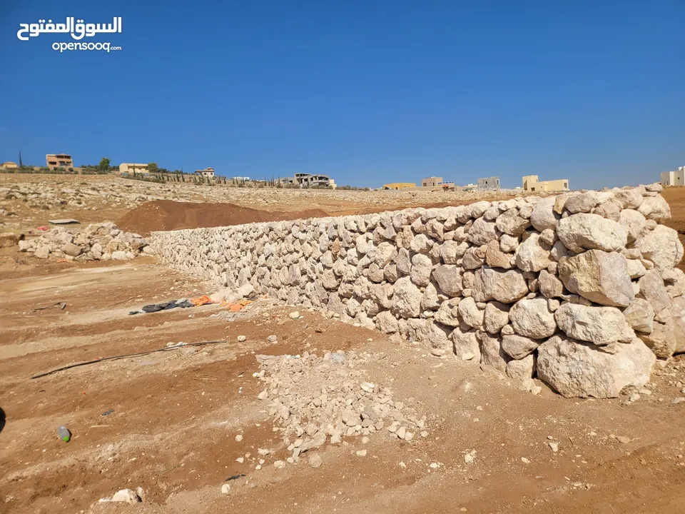 ارض استثمارية بشمال عمان / الاردن في كومباوند بابيلون باطلالة خلابة