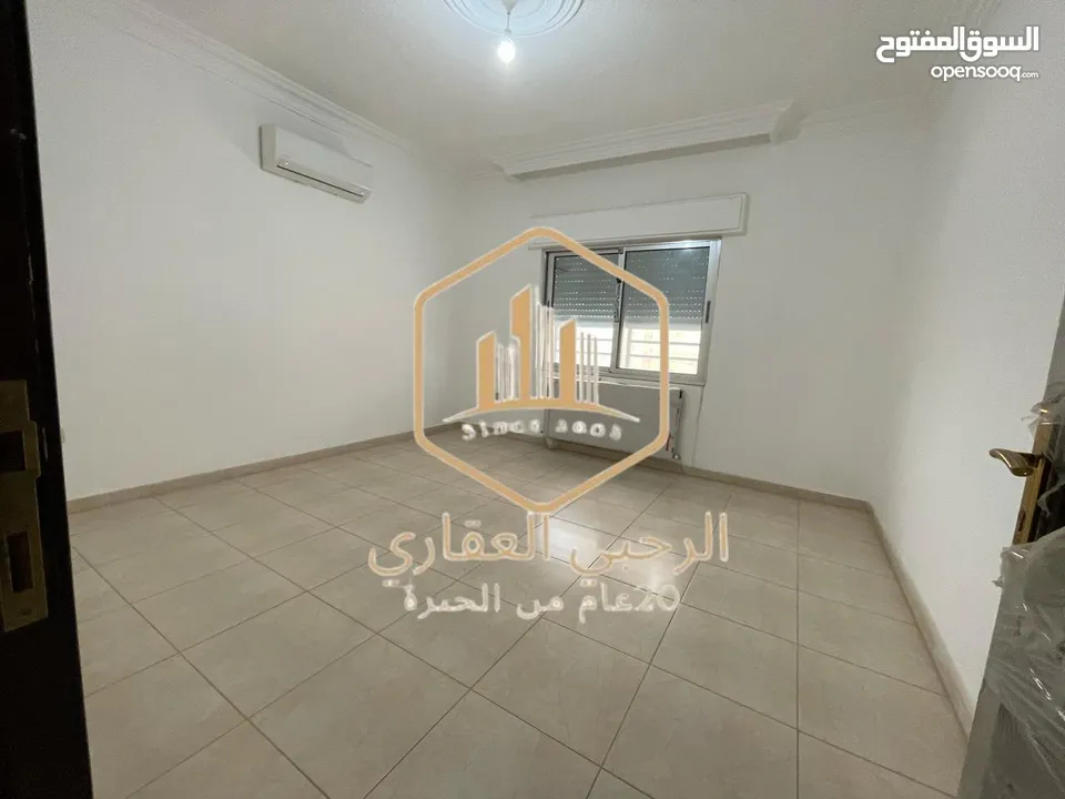 شقة / للايجار / لم تسكن / 3نوم / الجاردنز / 180 متر