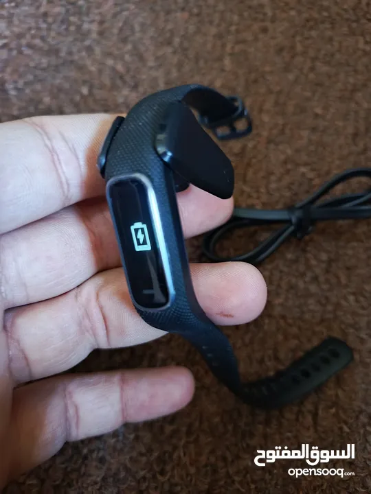 ساعه يد ذكيه جارمن الأصلية (GARMIN vívosmart 4) مستعمله شهرين