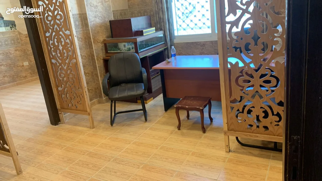 مكتب للبيع في شارع الجامعة الاردنية وموقع ممتاز REF  2632