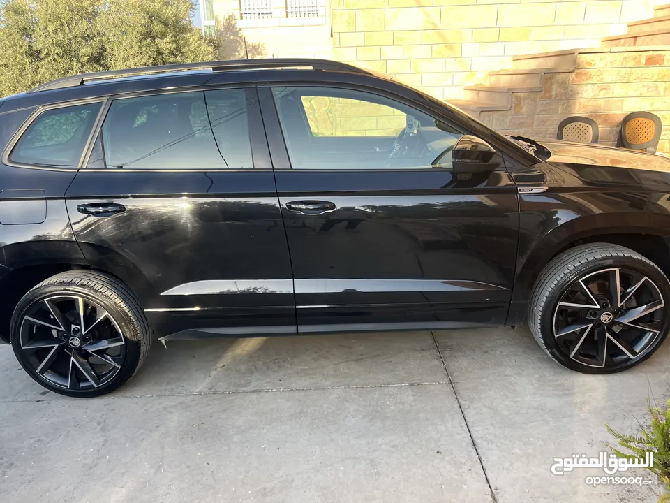 skoda karoq sport line blac adshn