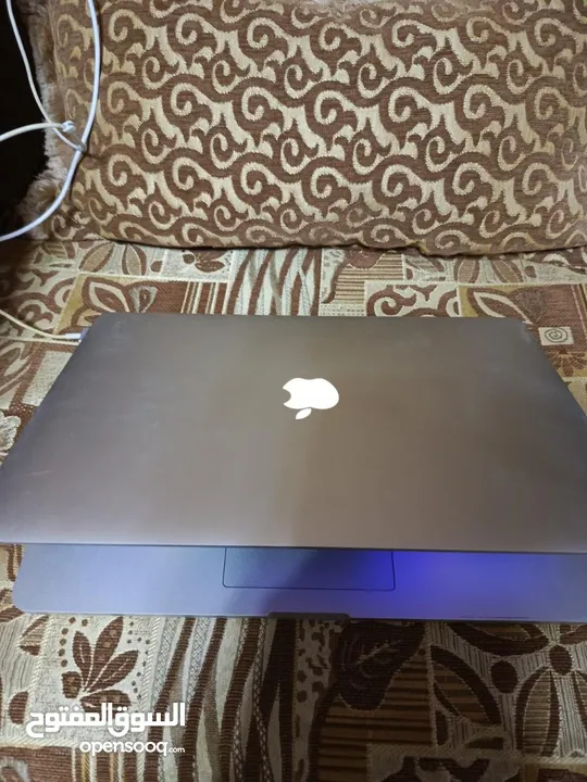 MacBook Pro 2018 +  2015