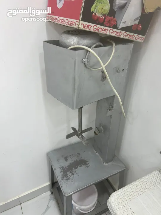 عدة مطعم للبيع
