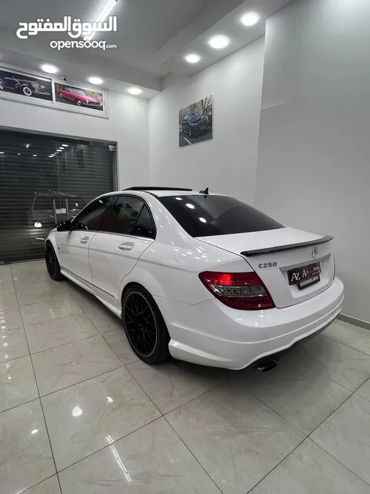 للبيع بسعر حرق كاش او نص بنص  مرسيدس C250 فل الفل فتحه سقف كراسي كهرباء بصمه ابواب وبصمه تشغيل.