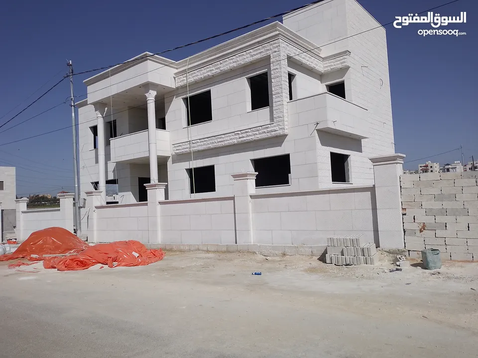 كحيل حجر  وتنظيف الصاروخ بالقذق الرملي او الصاروخ وصيانة المباني القديمة وعزل الحجر بماء الزجاج
