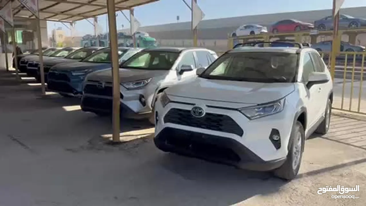 تويوتا راف فور ((2023)) XLE بريميوم، بطارية ليثيوم، فحص كامل، فل كامل، فورويل، حره، بسعر مميز..