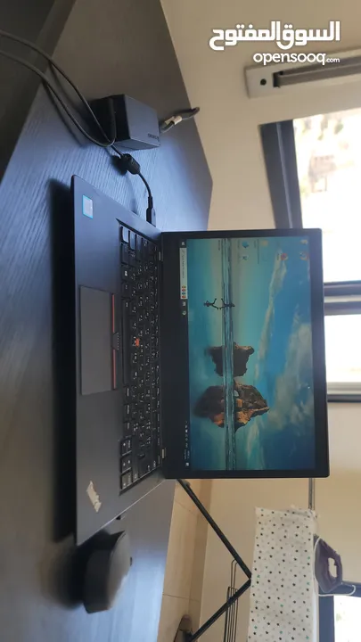 جهاز لاب توب LENOVO بحالة الوكاله مع شاحن وحقيبه وماوس ولوحة مفاتيح اضافيه .