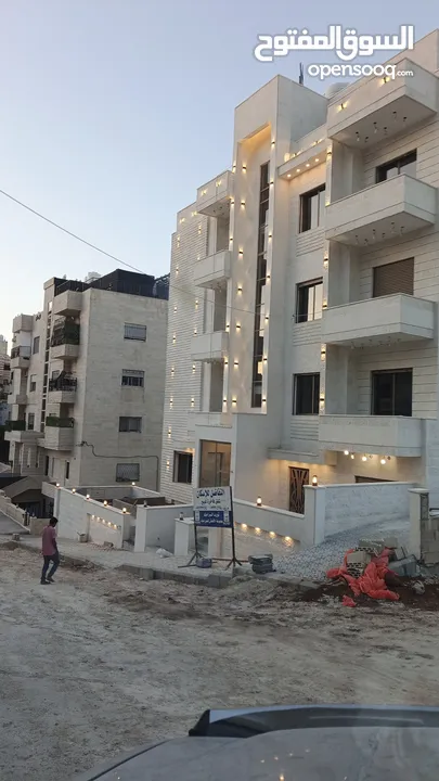 شقة للبيع طابق اول 100 متر مربع في حي عدن  دوار الجبالي