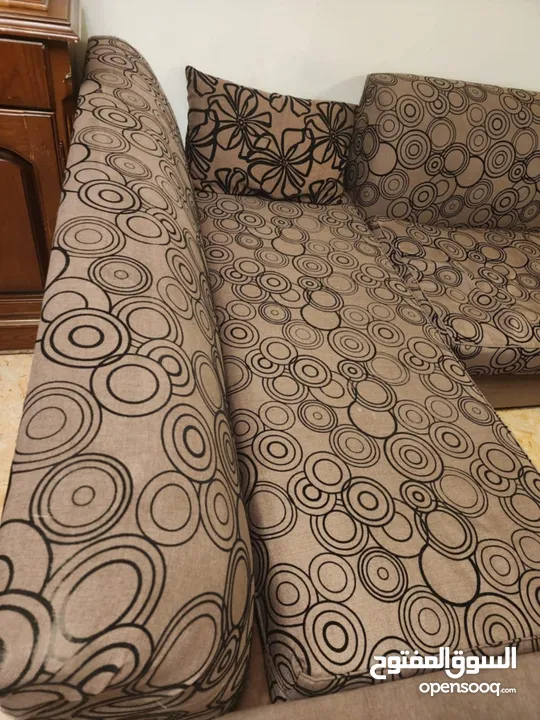 كنب خليجي 8 مقاعد +بفه للبيع المستعجل