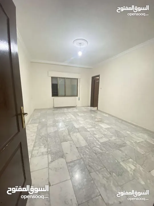 شقة مميزة - ضاحية الرشيد - 3نوم1ماستر - 200م
