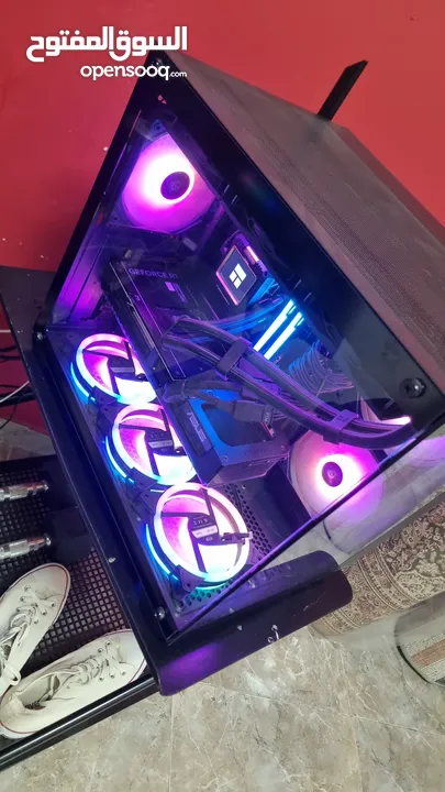 للبيع كمبيوتر احترافي متكامل – RTX 5080  i7-14700K  64GB DDR5 – تبريد مائي وأداء خرافي