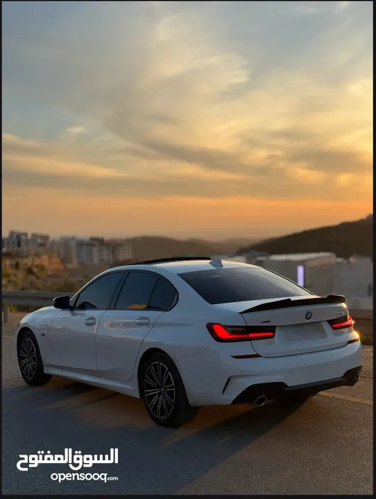 BMW 330e M package 2021 XDrive plagein haypred  4*4