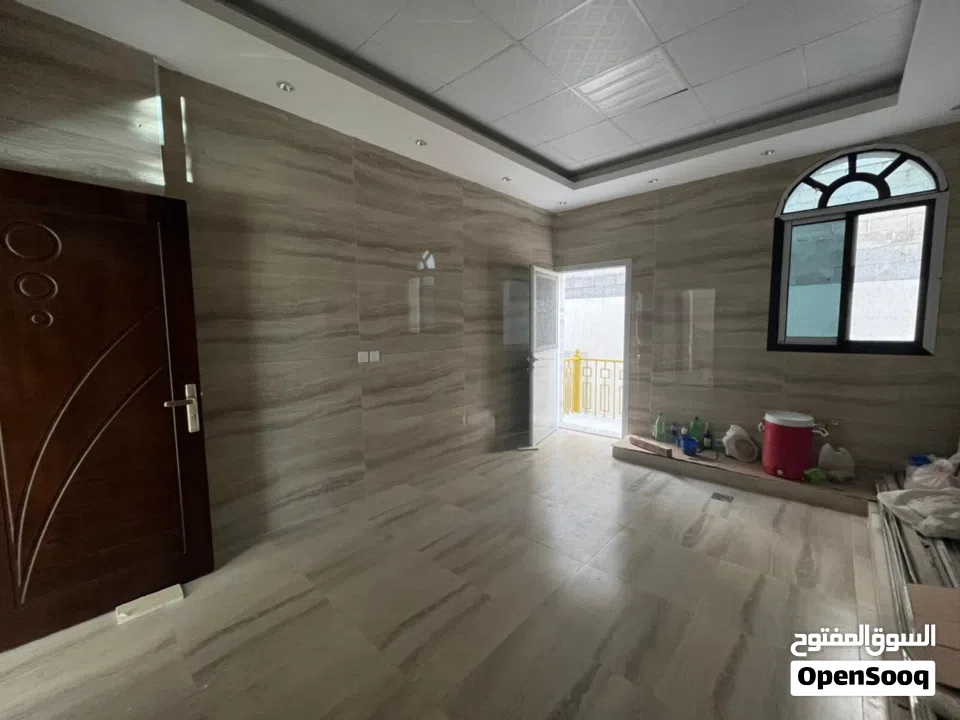 فــــيــــــــــــلا للـــــبيـــــع اول ســـــاكــــن مــــكــــونه مــن 7 غـــــرف و 10 حـــمامات