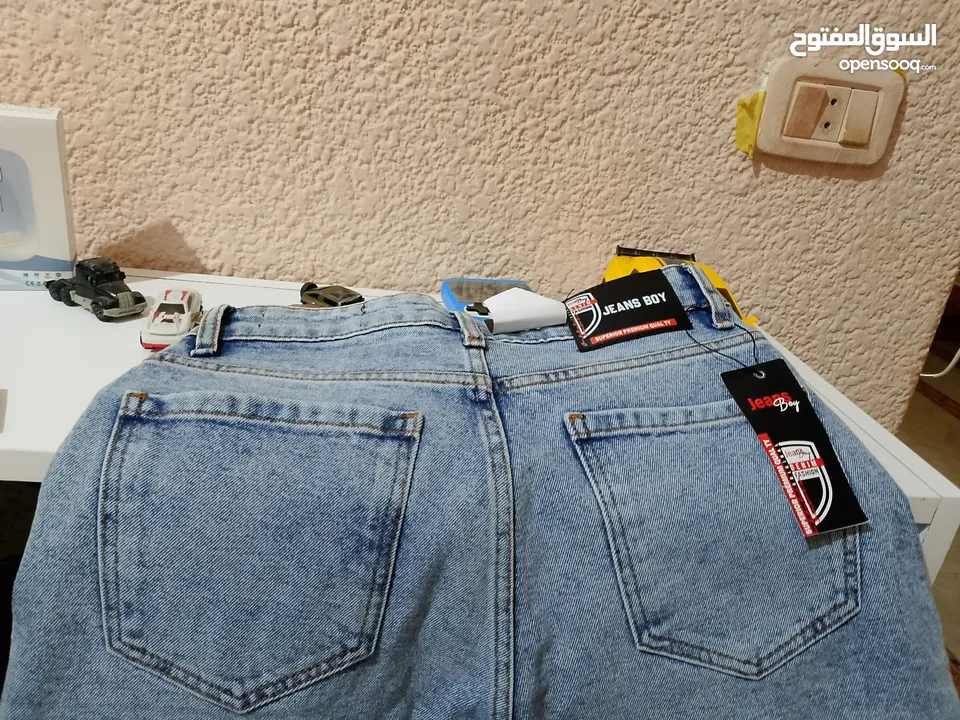 pantallon jeans boy taille :s avec ticket neuf 13-14