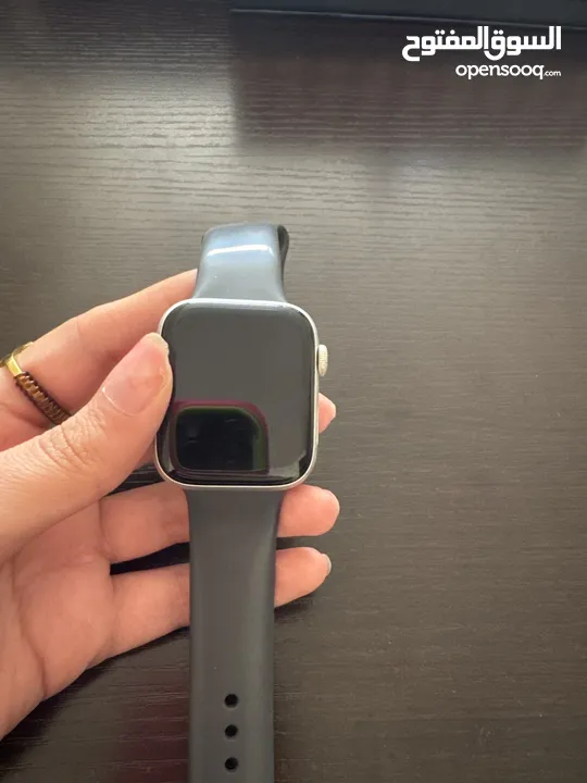 Apple Watch SE 44mm بسعر خرافي