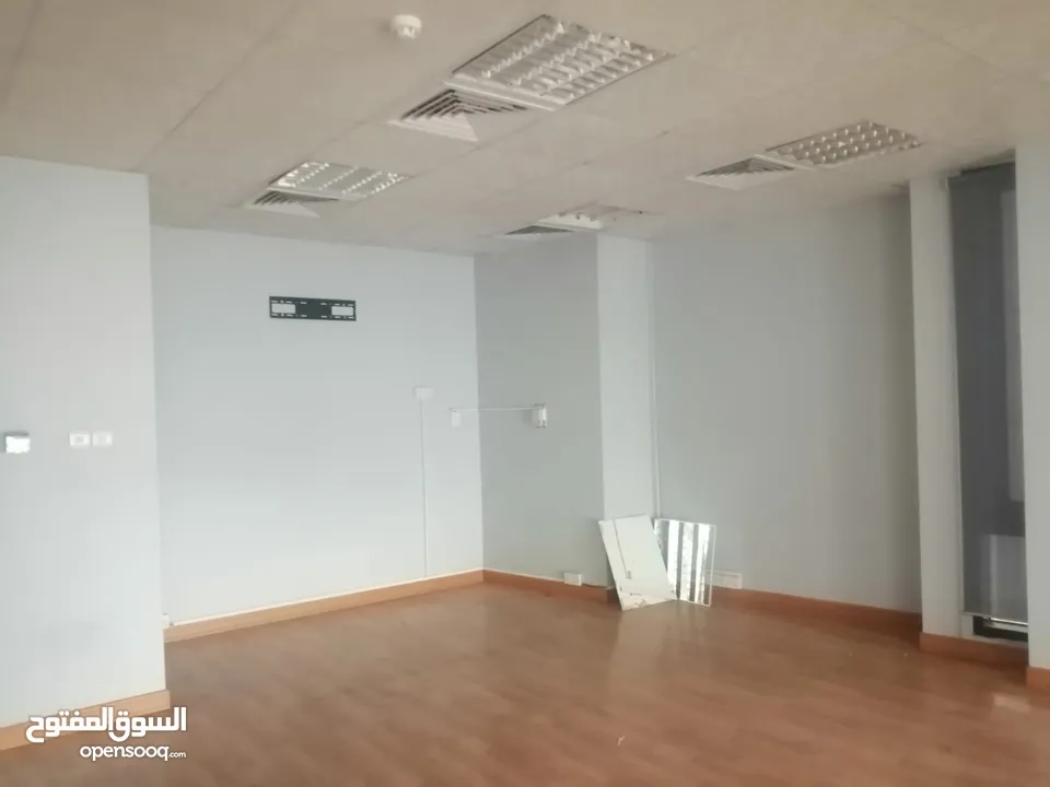 Office space for rent in burdubai