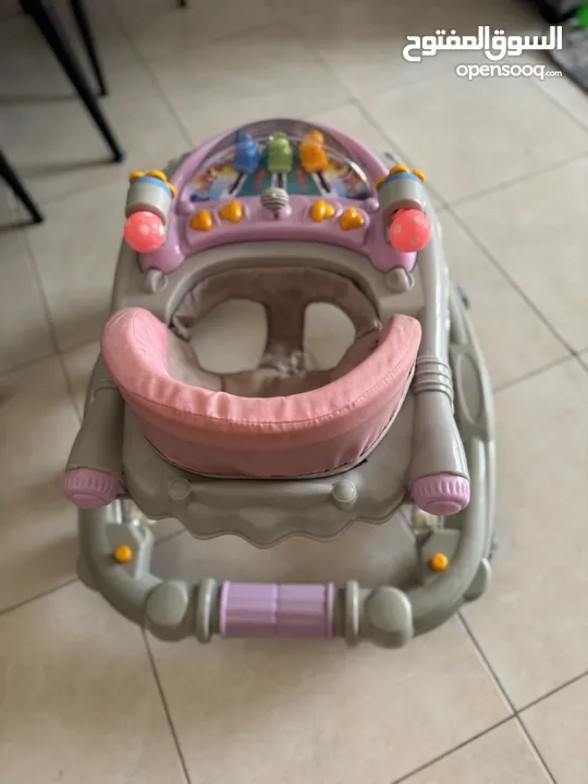 12  دينار.  Baby walker  مشايه أطفال