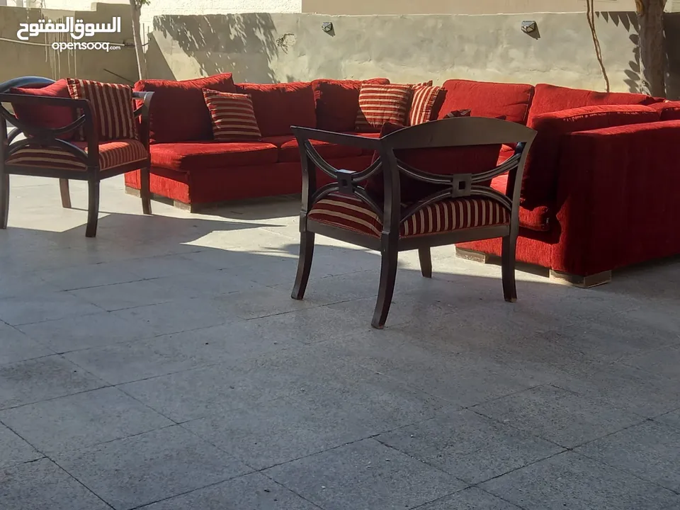 طقم كنب بحاله جيده جدا للبيع الموقع عمان الجبيهه السعر 120 دينار