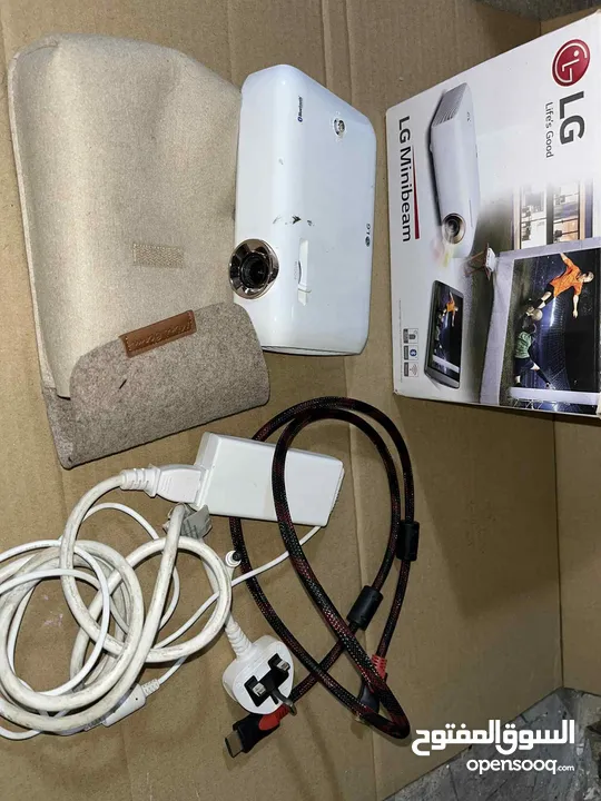 جهاز بث الفيديو بروجيكتر  الغني عن التعريف LG