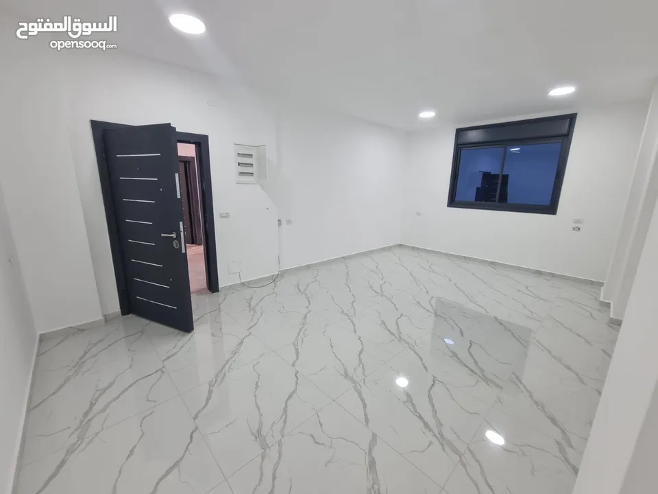 شقق ومخازن للاجار