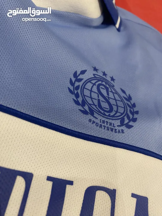 Athletica shirt number 10