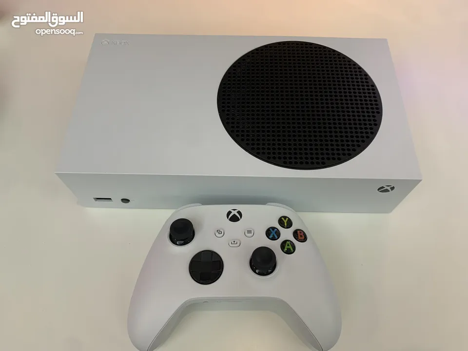 Xbox series S with all accessories +30 games account