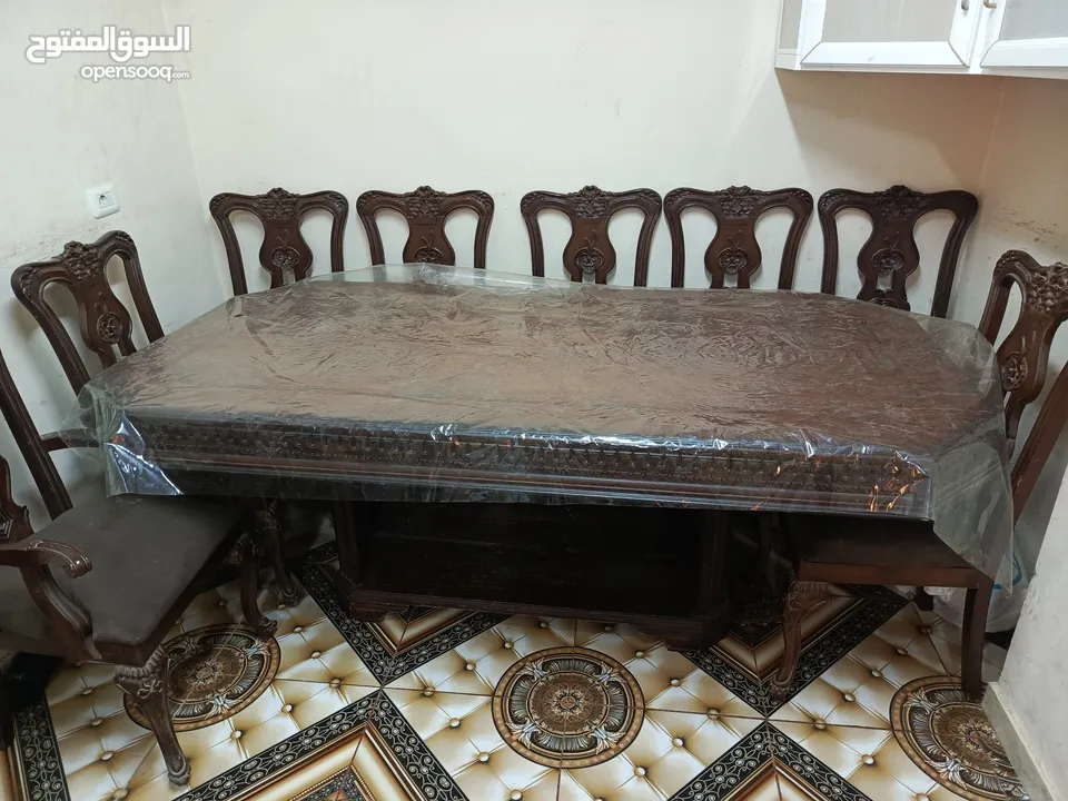 طاولة سفره مع كراسي