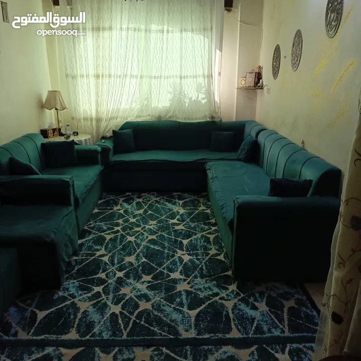 طقم كنب+سجادة للبيع بداعي السفر السعر75 الزرقاء جبل طارق